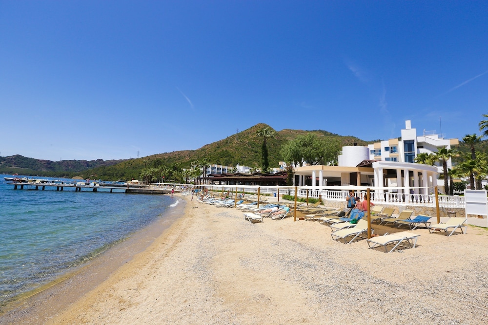 Fortezza Beach Resort — Beach in Hisarönü, Mugla