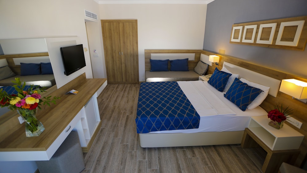 Fortezza Beach Resort — Hotel rooms in Hisarönü, Mugla