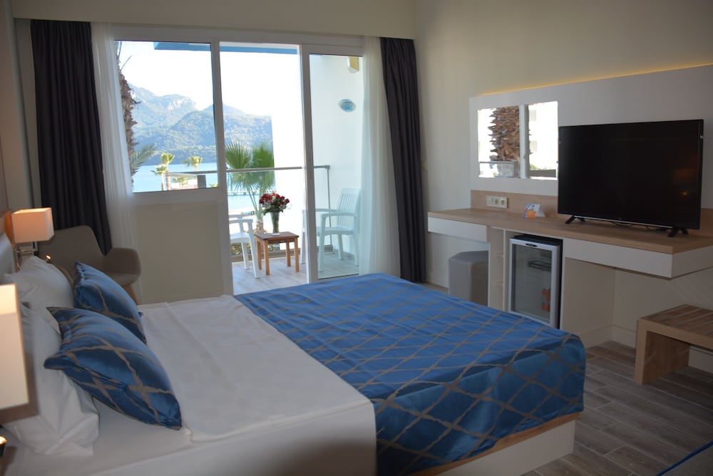 Fortezza Beach Resort — Hotel rooms in Hisarönü, Mugla