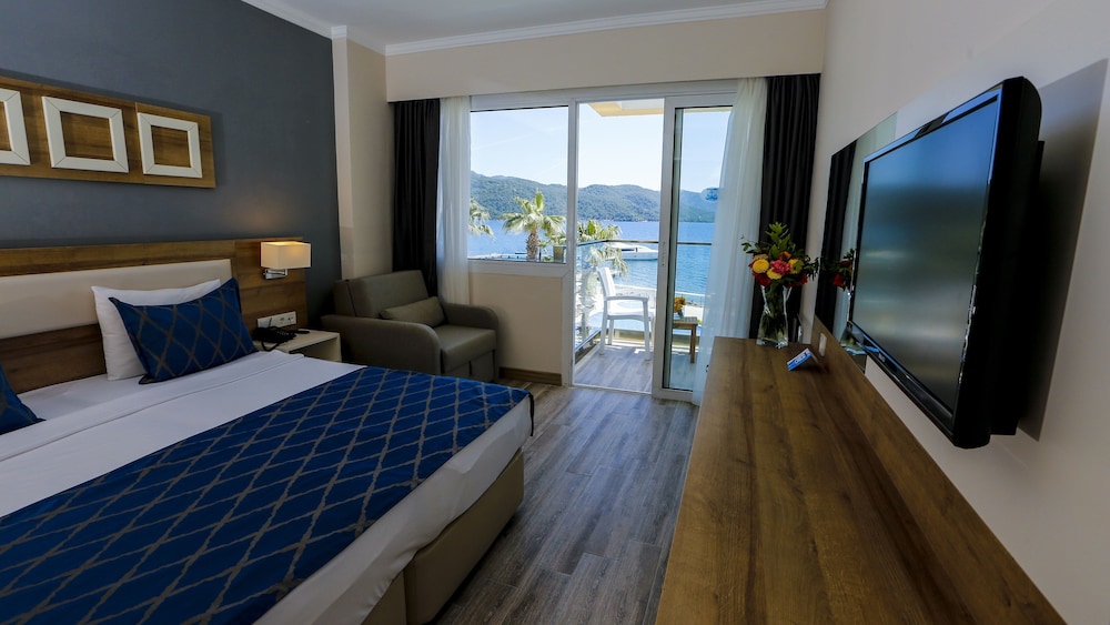 Fortezza Beach Resort — Hotel rooms in Hisarönü, Mugla