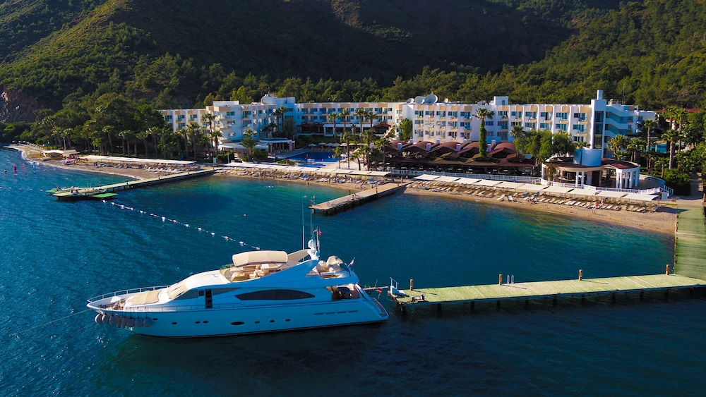 Fortezza Beach Resort — Beach in Hisarönü, Mugla