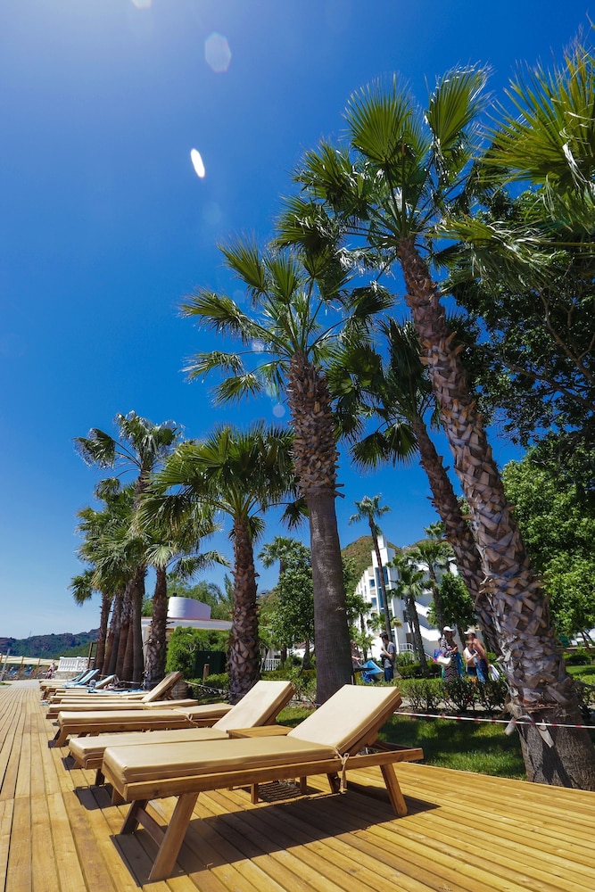 Fortezza Beach Resort — Beach in Hisarönü, Mugla