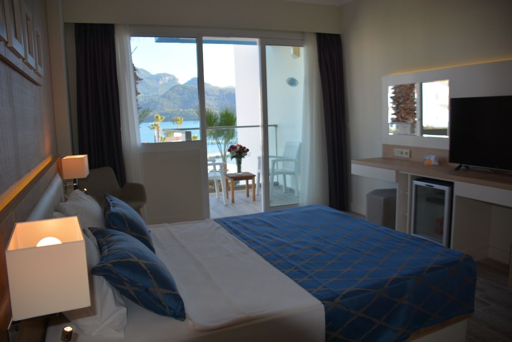 Fortezza Beach Resort — Hotel rooms in Hisarönü, Mugla