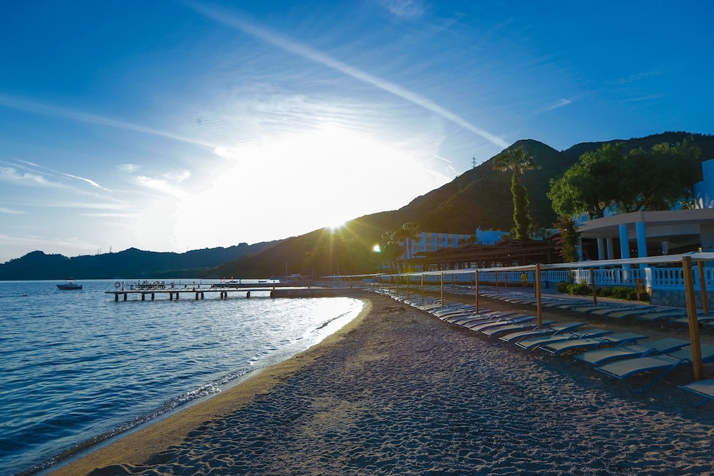 Fortezza Beach Resort — Beach in Hisarönü, Mugla