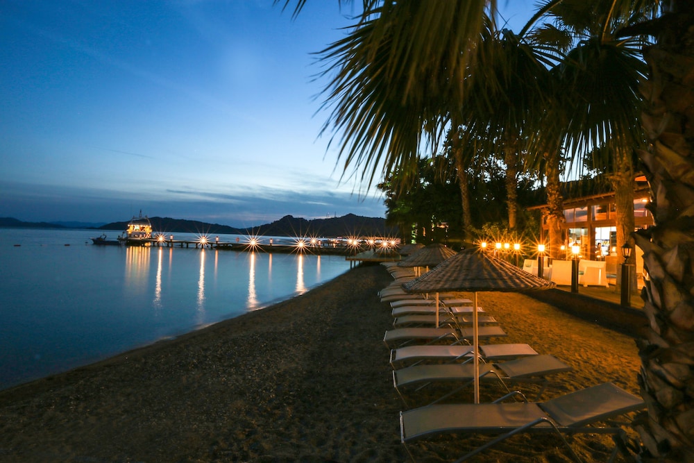 Fortezza Beach Resort — Beach in Hisarönü, Mugla