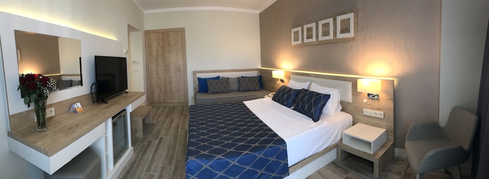 Fortezza Beach Resort — Hotel rooms in Hisarönü, Mugla