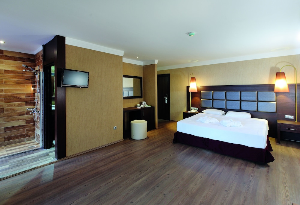 Fortezza Beach Resort — Hotel rooms in Hisarönü, Mugla