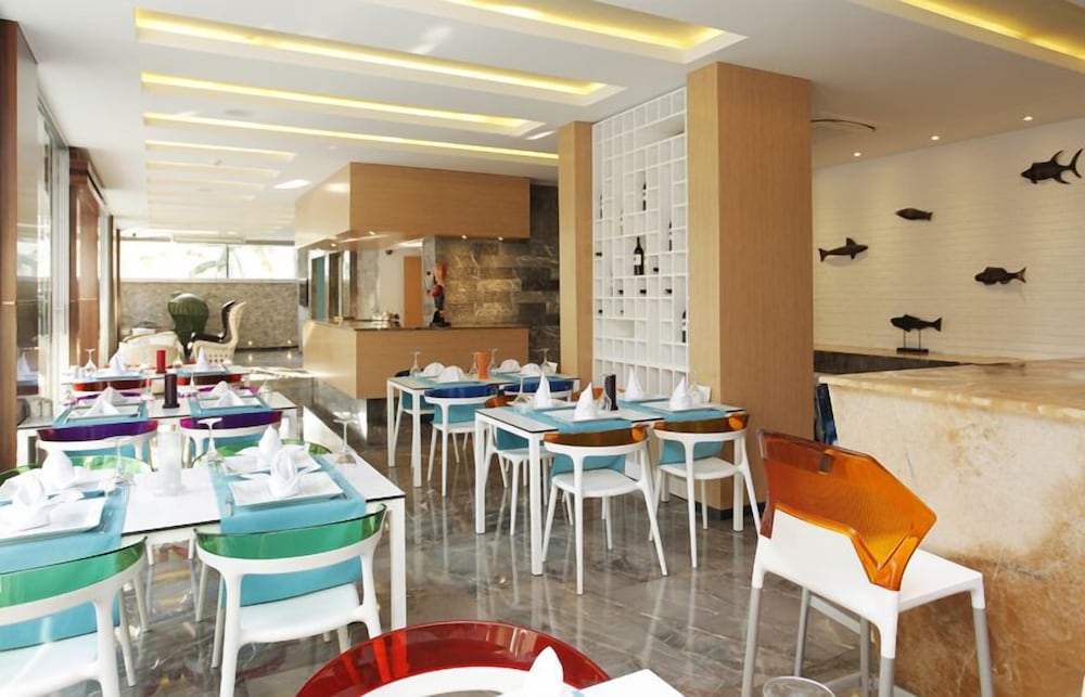 Kleopatra Suit Hotel — Restaurant & bars in Alanya