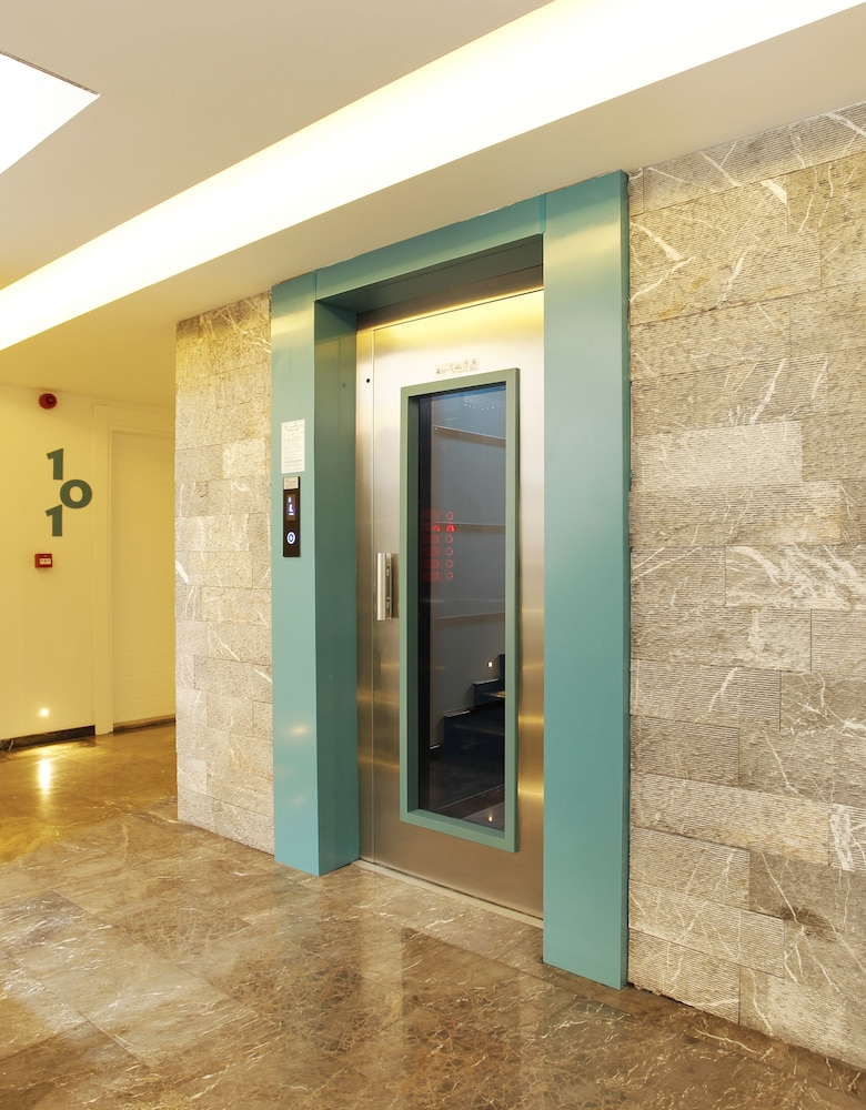 Kleopatra Suit Hotel — Hotel building in Alanya