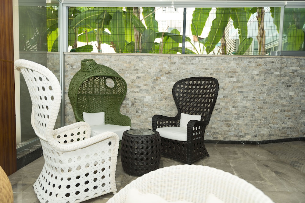 Kleopatra Suit Hotel — Restaurant & bars in Alanya