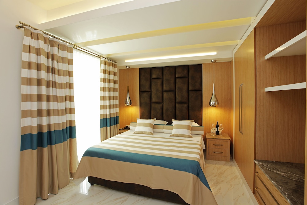 Kleopatra Suit Hotel — Hotel rooms in Alanya