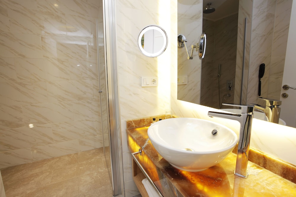 Kleopatra Suit Hotel — Hotel rooms in Alanya
