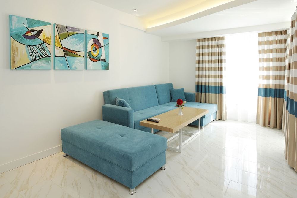 Kleopatra Suit Hotel — Hotel rooms in Alanya