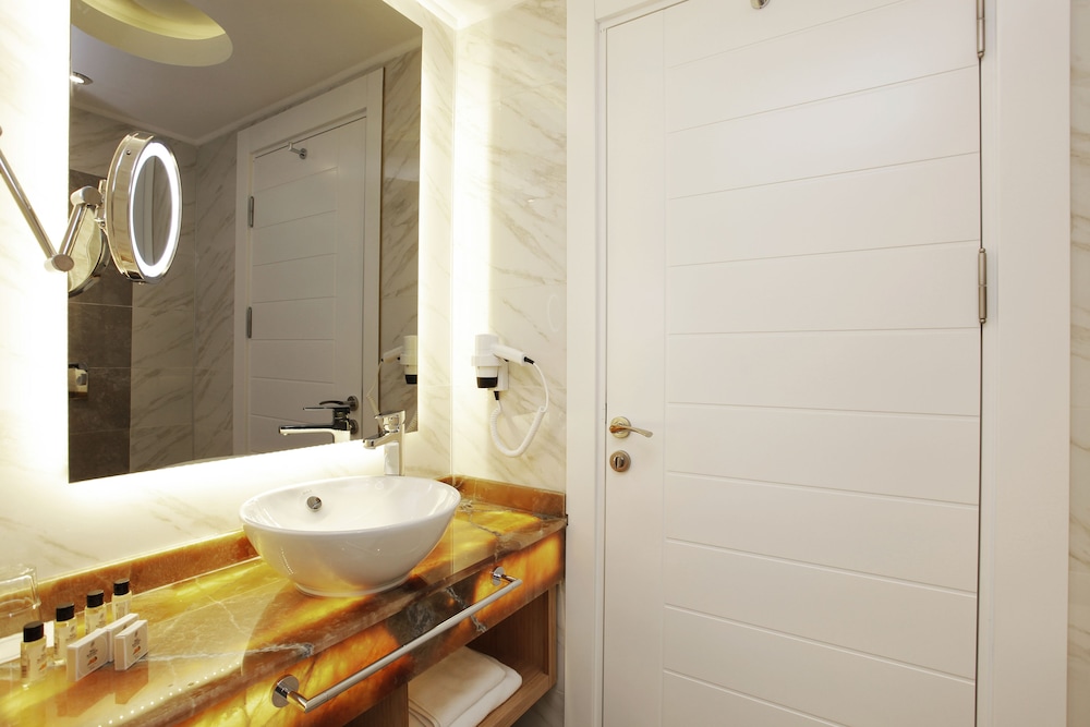 Kleopatra Suit Hotel — Hotel rooms in Alanya