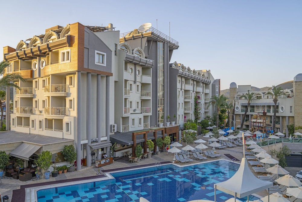 Grand Cettia Hotel — Hotel building in Marmaris, Mugla
