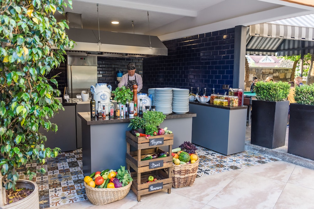 Grand Cettia Hotel — Restaurant & bars in Marmaris, Mugla