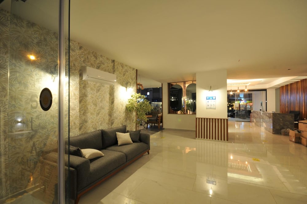 Isla Apartments — Hotel building in Marmaris, Mugla