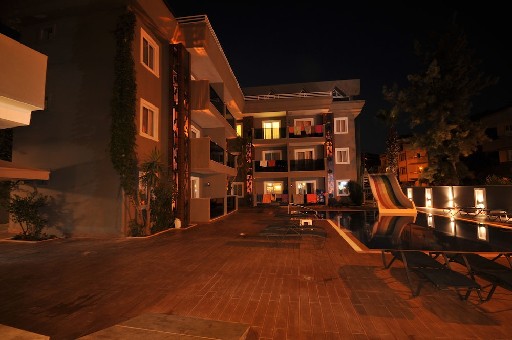 Isla Apartments — Hotel building in Marmaris, Mugla