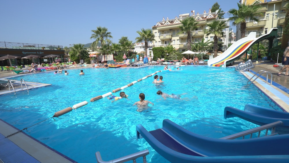 Exelsior Annex — Swimming pool in Marmaris, Mugla