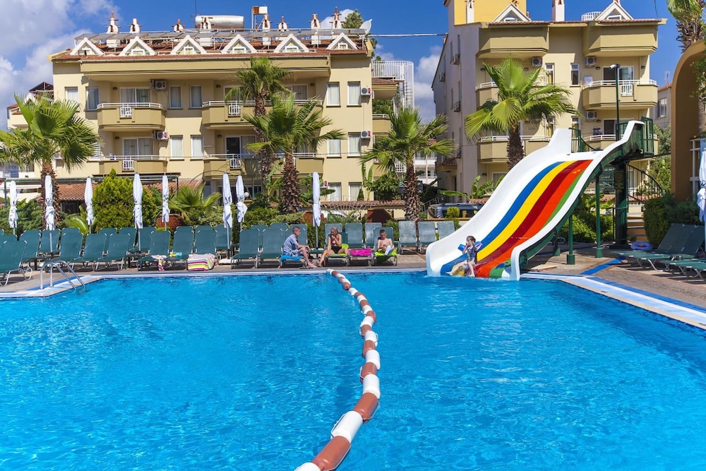 Exelsior Annex — Swimming pool in Marmaris, Mugla