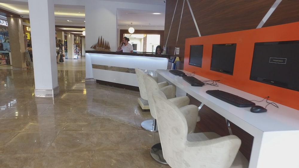 Exelsior Annex — Hotel building in Marmaris, Mugla