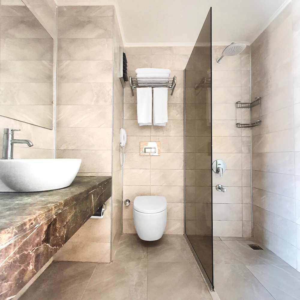Ozgur Bey Spa Hotel — Hotel rooms in Alanya