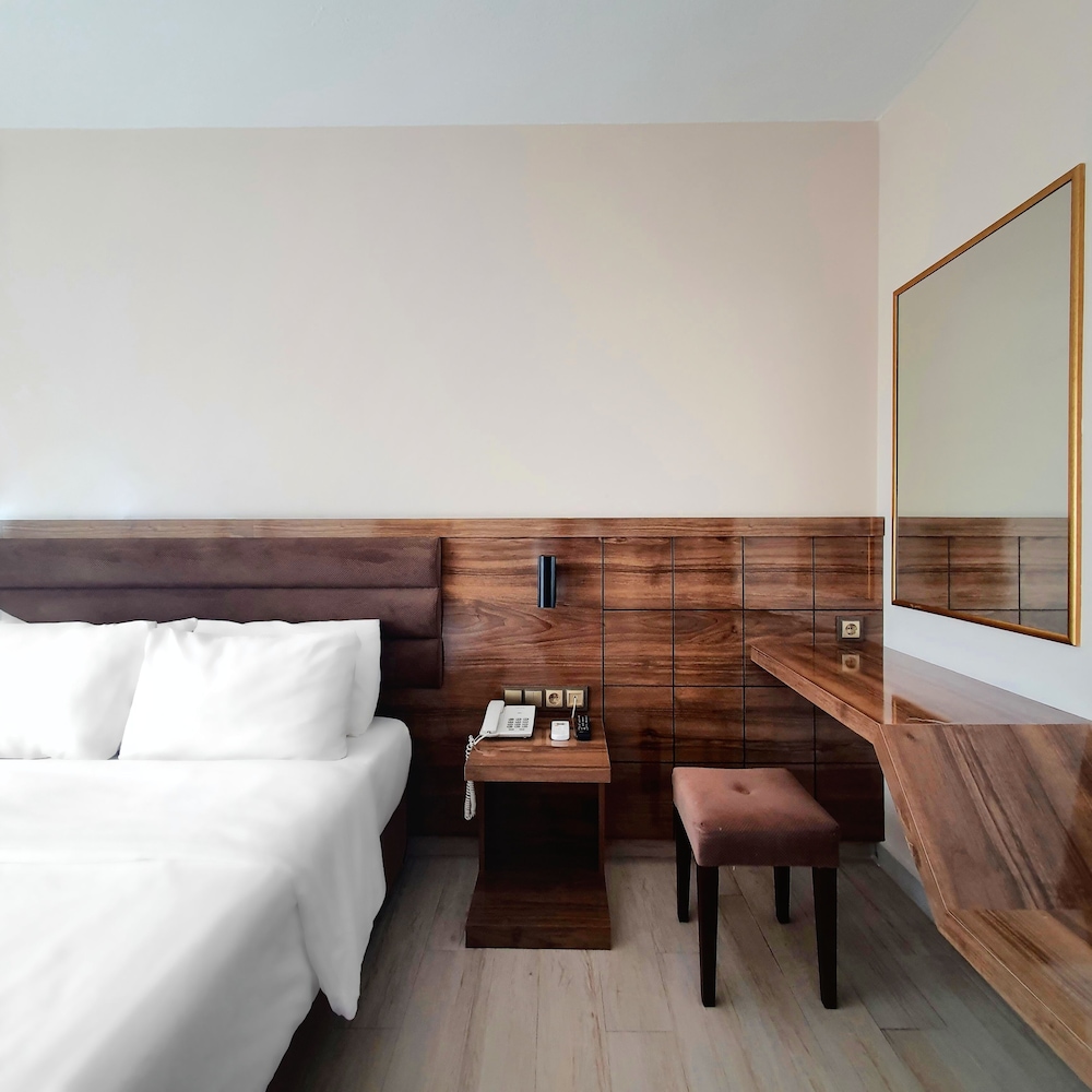 Ozgur Bey Spa Hotel — Hotel rooms in Alanya