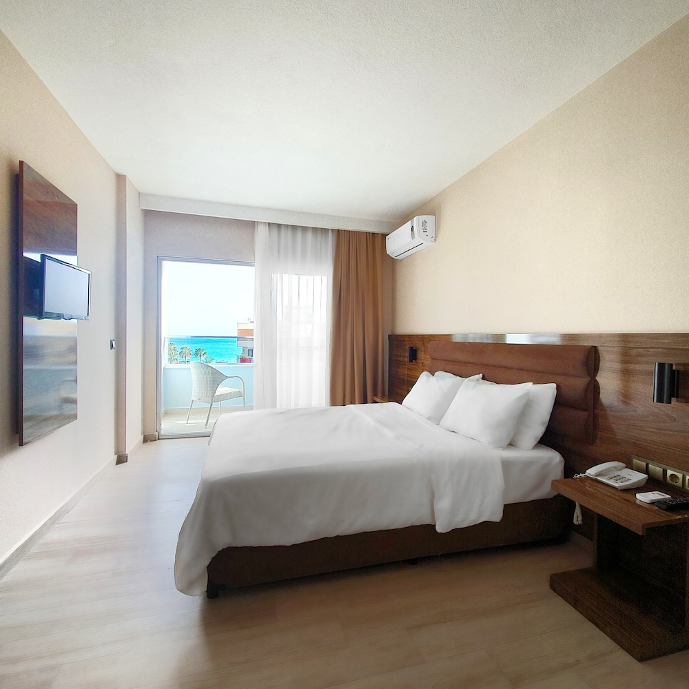 Ozgur Bey Spa Hotel — Hotel rooms in Alanya