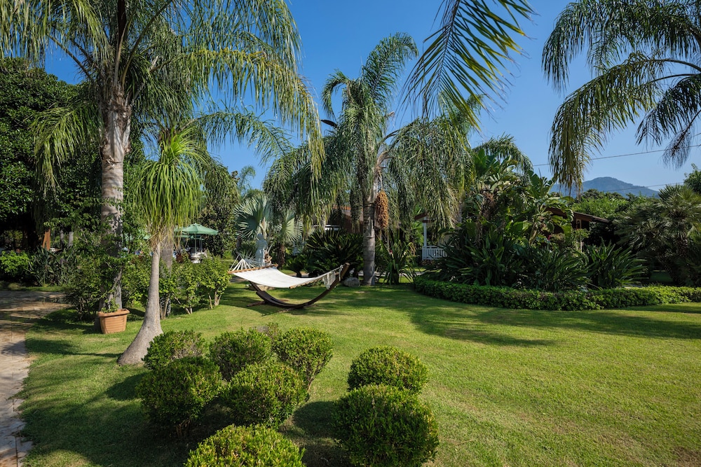 Cirali Hera Hotel — Hotel building in Kemer