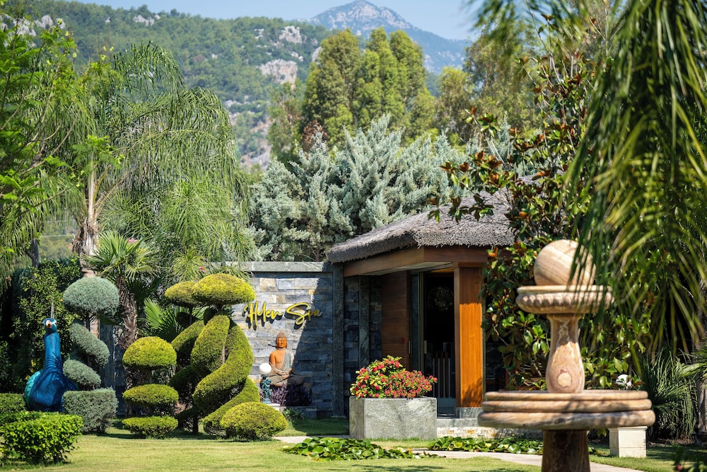 Cirali Hera Hotel — Hotel building in Kemer