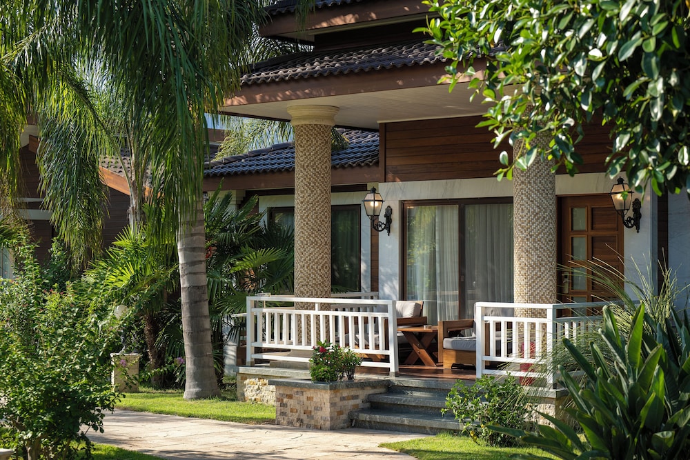 Cirali Hera Hotel — Hotel building in Kemer