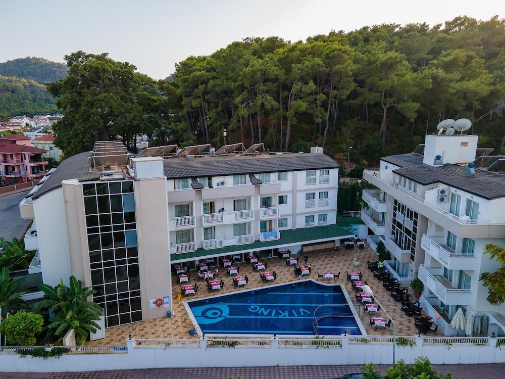 Viking Express Otel — Hotel building in Kemer