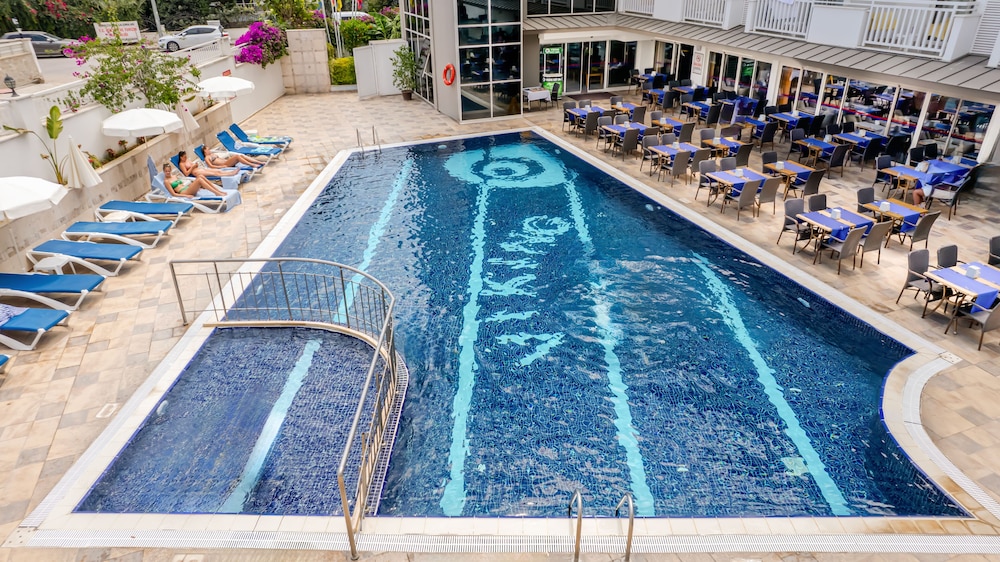 Viking Express Otel — Swimming pool in Kemer
