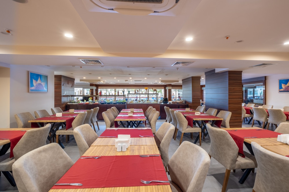 Viking Express Otel — Restaurant & bars in Kemer