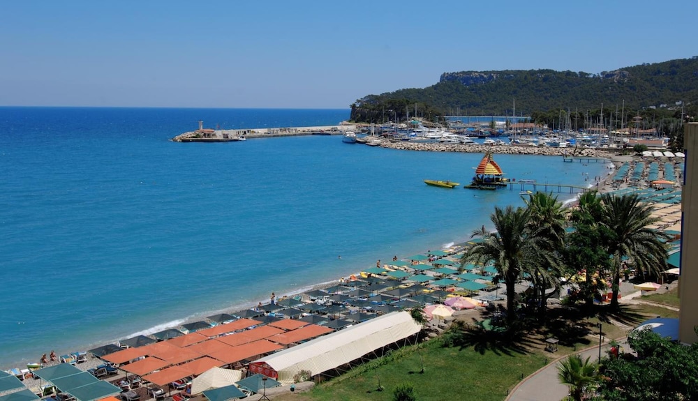 Viking Express Otel — Beach in Kemer
