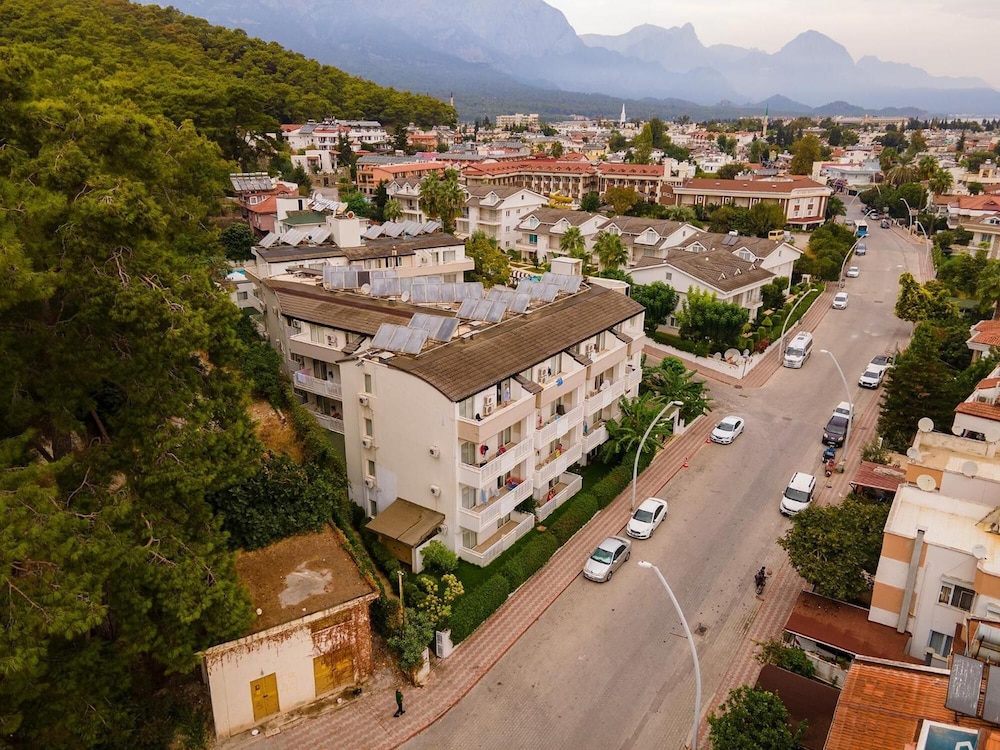 Viking Express Otel — Hotel building in Kemer