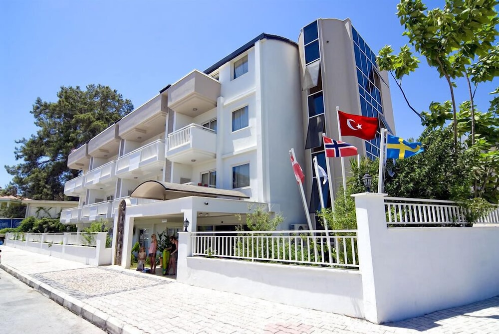 Viking Express Otel — Hotel building in Kemer