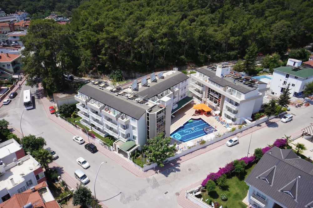 Viking Express Otel — Hotel building in Kemer