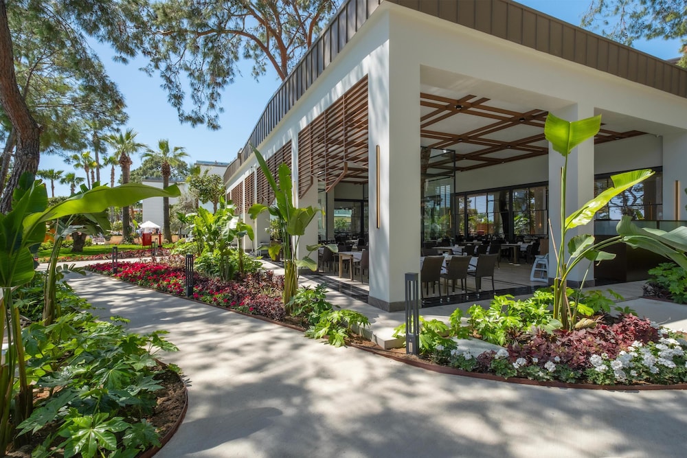 Seven Seas Hotel Life - Ultra All Inclusive — Hotel building in Kemer