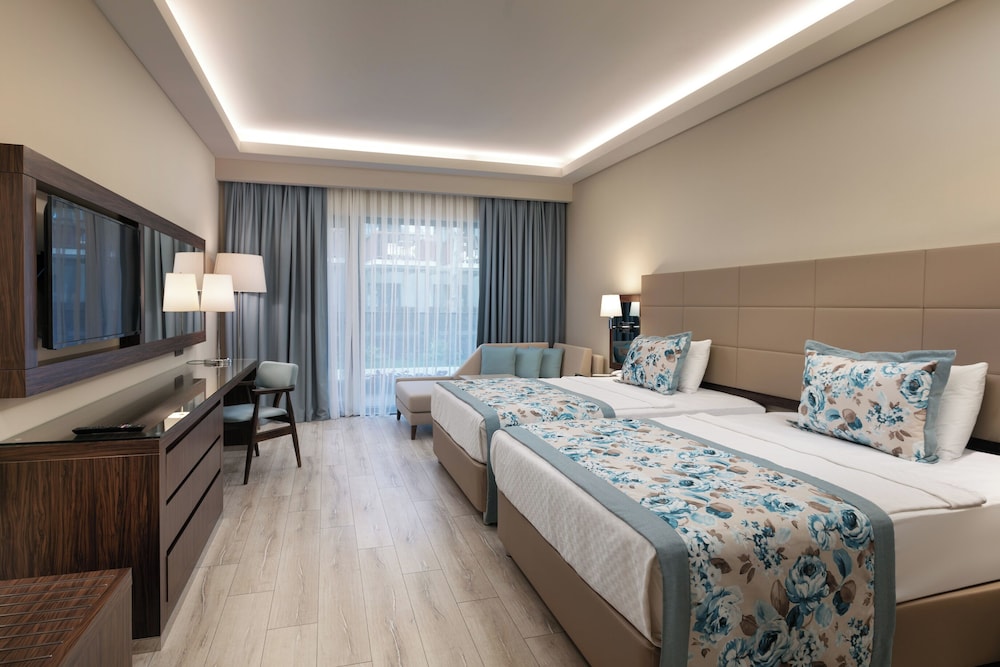 Seven Seas Hotel Life - Ultra All Inclusive — Hotel rooms in Kemer