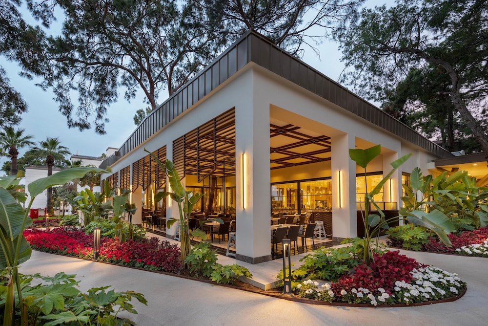 Seven Seas Hotel Life - Ultra All Inclusive — Hotel building in Kemer