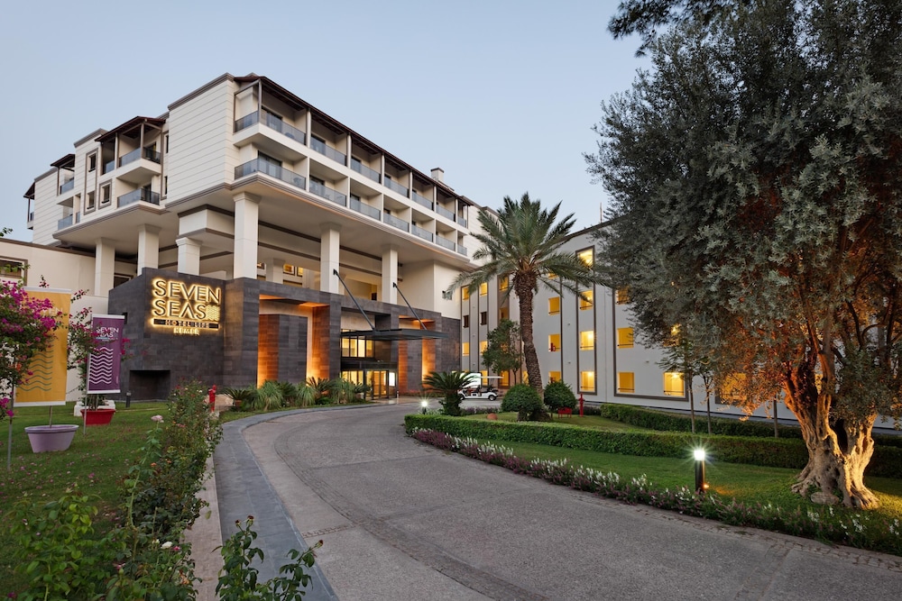 Seven Seas Hotel Life - Ultra All Inclusive — Hotel building in Kemer