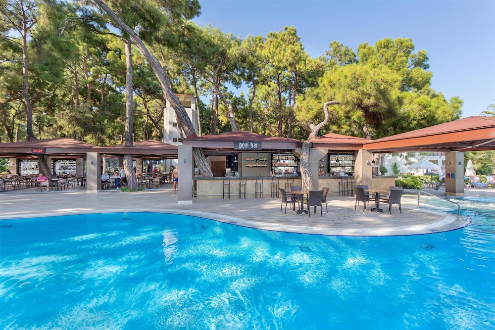 Seven Seas Hotel Life - Ultra All Inclusive — Swimming pool in Kemer