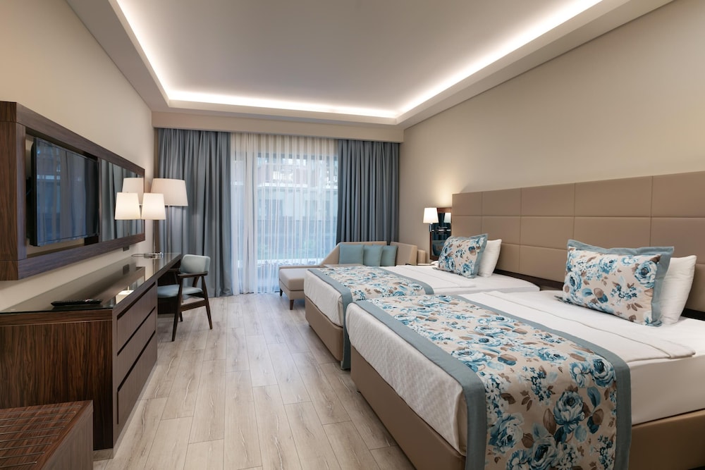 Seven Seas Hotel Life - Ultra All Inclusive — Hotel rooms in Kemer