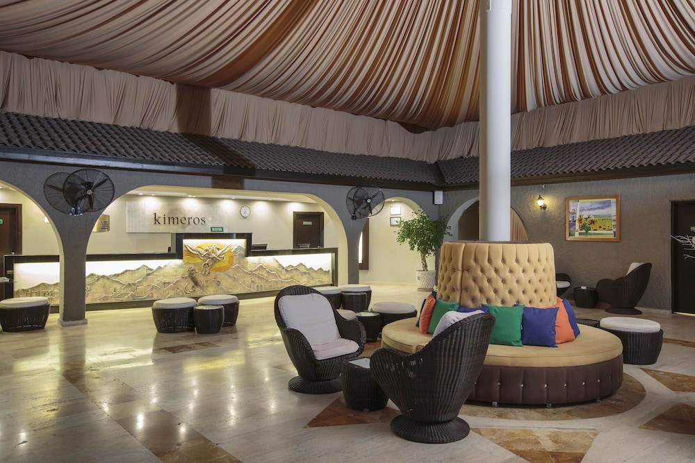 Kimeros Park Holiday Village — Hotel building in Kemer