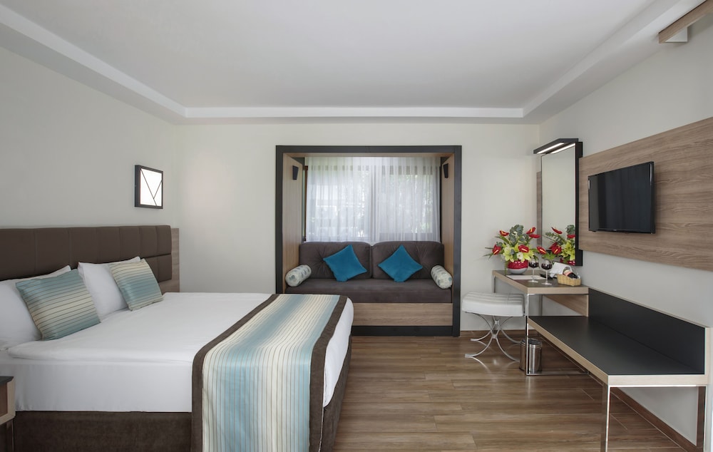 Kimeros Park Holiday Village — Hotel rooms in Kemer