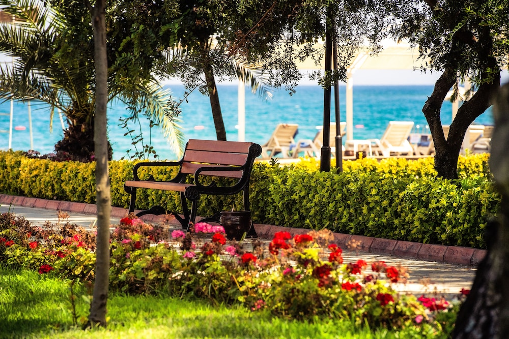 Kimeros Park Holiday Village — Beach in Kemer