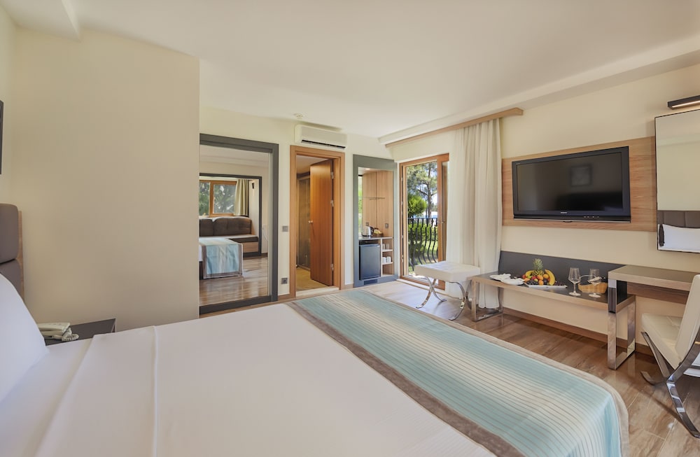 Kimeros Park Holiday Village — Hotel rooms in Kemer