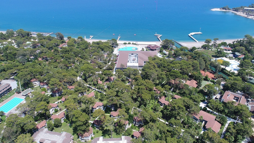 Kimeros Park Holiday Village — Beach in Kemer