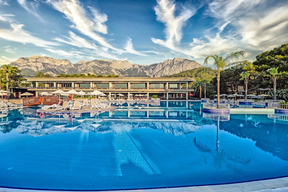 Kimeros Park Holiday Village — Swimming pool in Kemer
